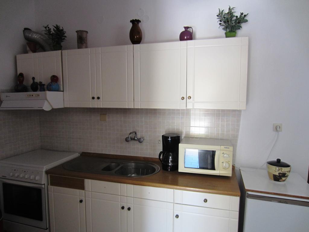 Katerina Apartments Triovasálos エクステリア 写真