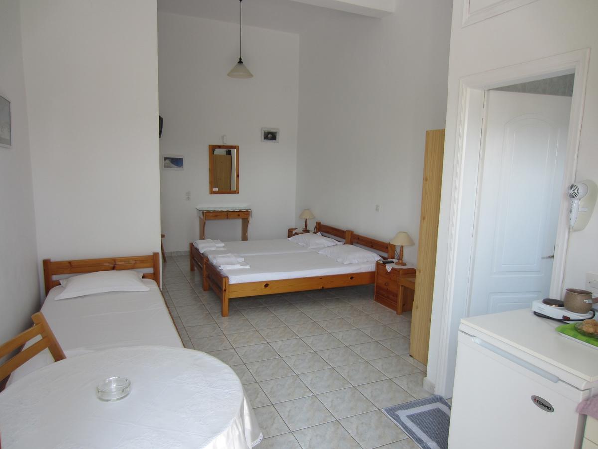 Katerina Apartments Triovasálos エクステリア 写真
